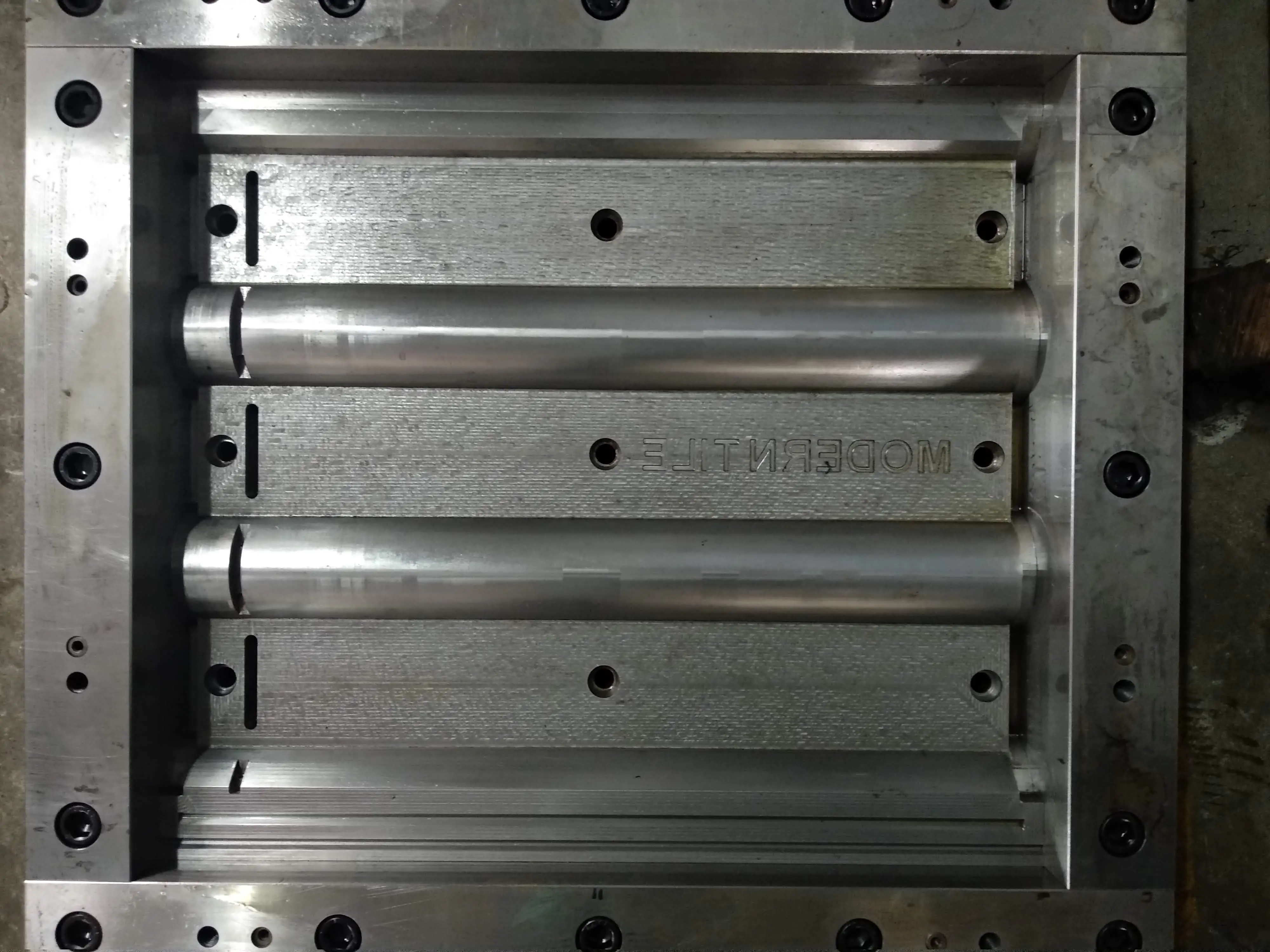 Roof Tiles Press — die mould 2