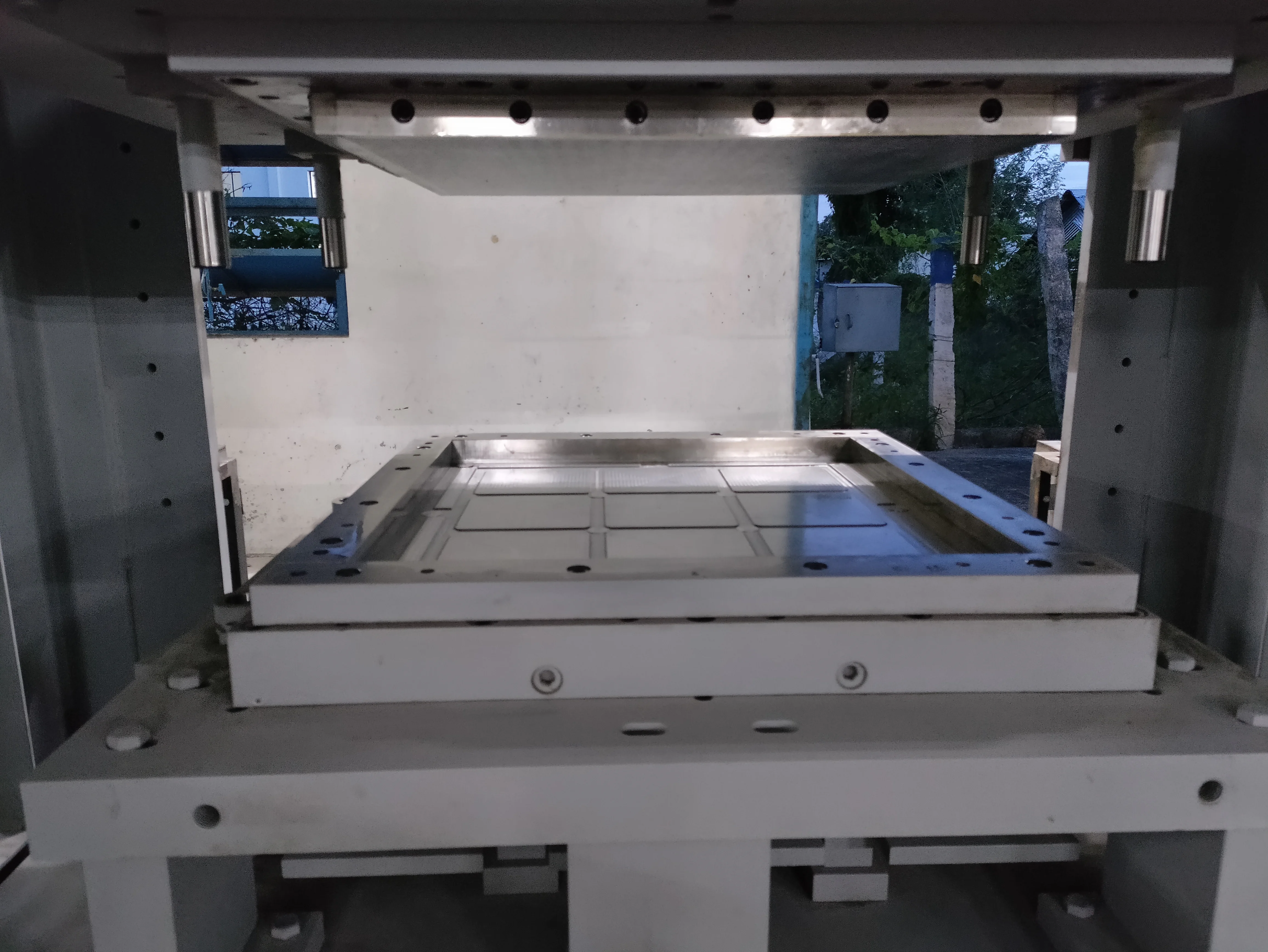 Floor Slabs Press — die mould 1