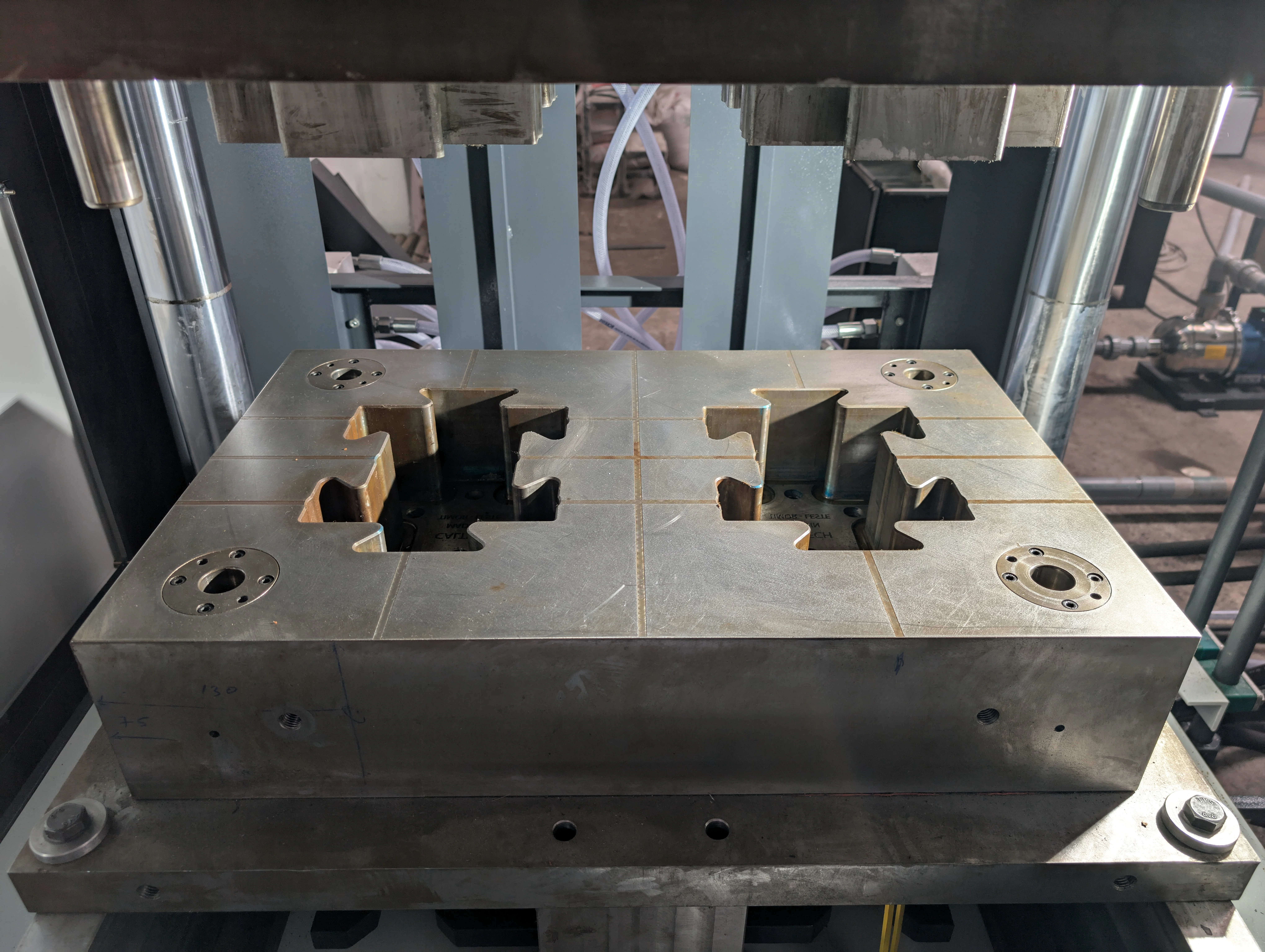 Paver Blocks Press — die mould