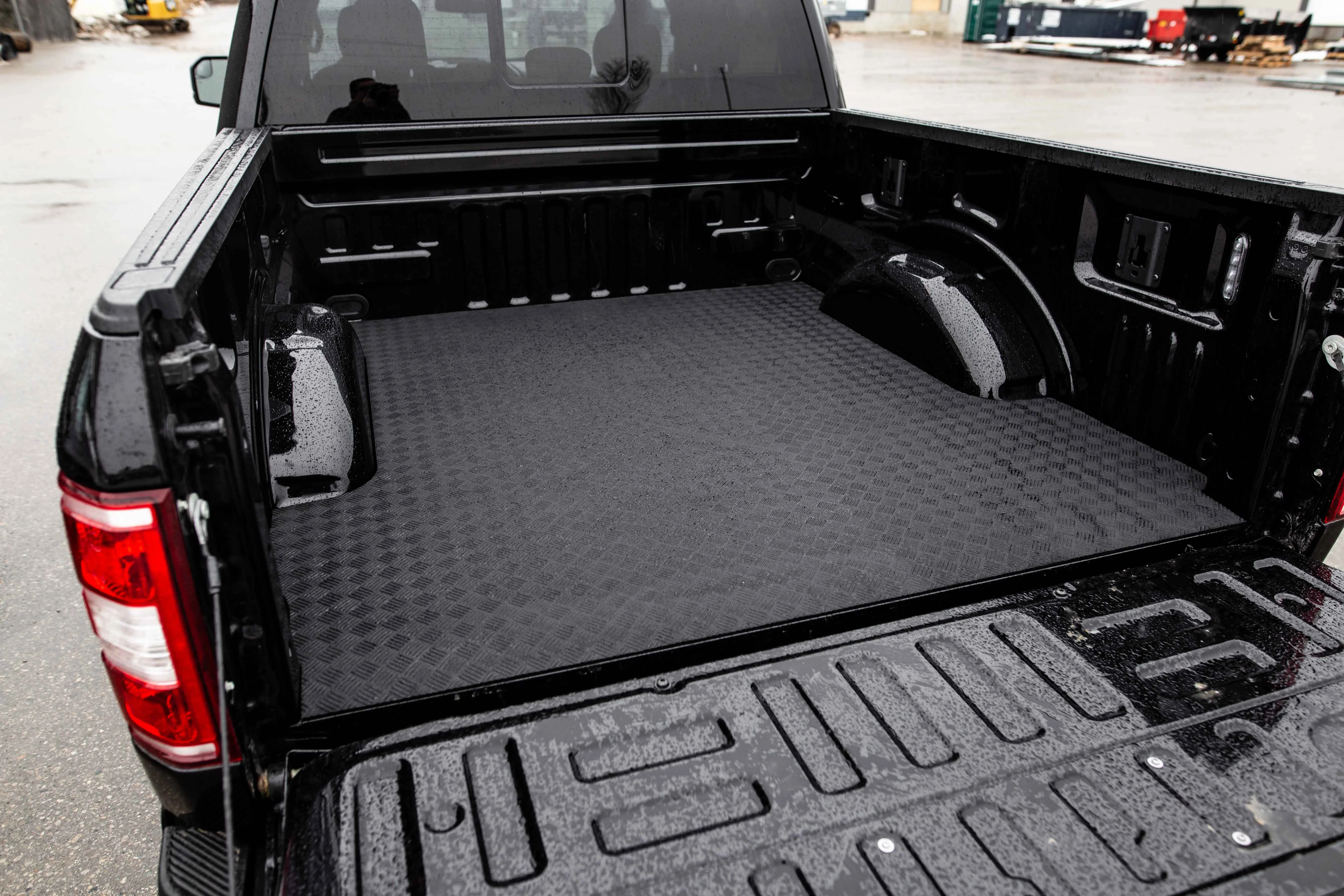 400T Truck Bed Mat Press finished product 5