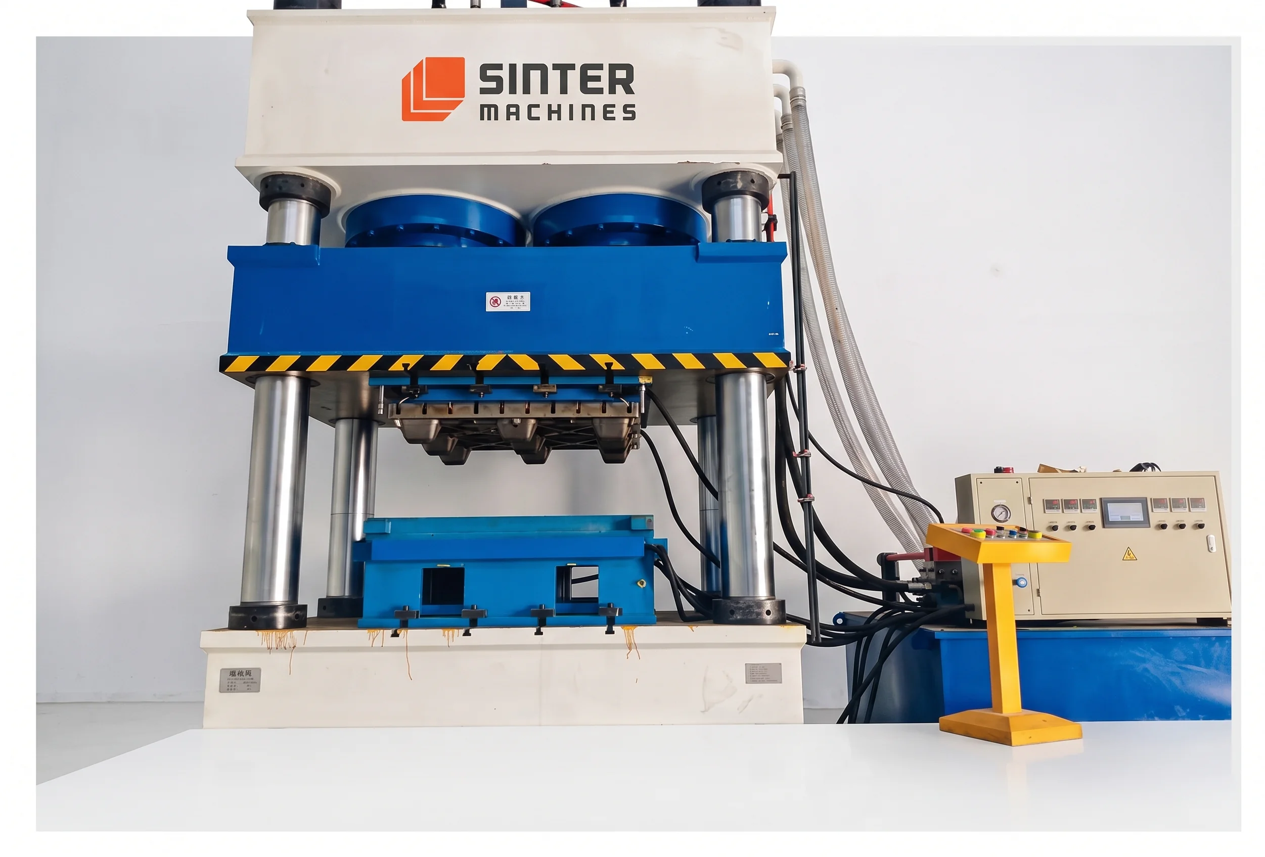 800T Nonagonal Plastic Pallets Press press view 2